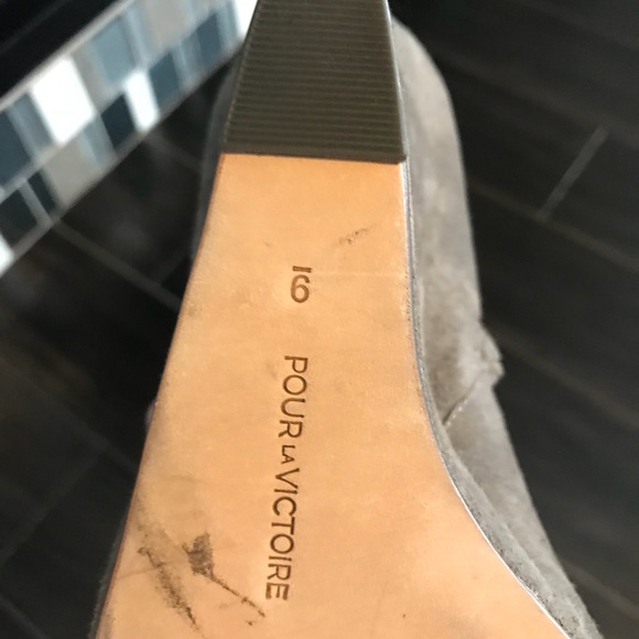 Boots - Picture 4 of 5